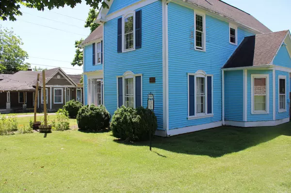 Fayetteville, TN 37334,211 Maple St #E