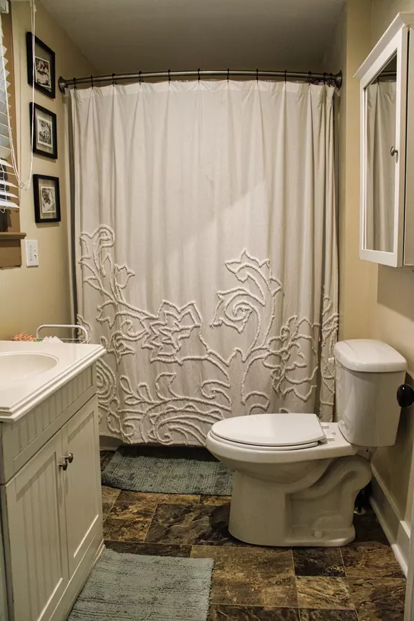 Fayetteville, TN 37334,211 Maple St #E