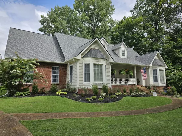1104 Golf Course Ln, Ashland City, TN 37015