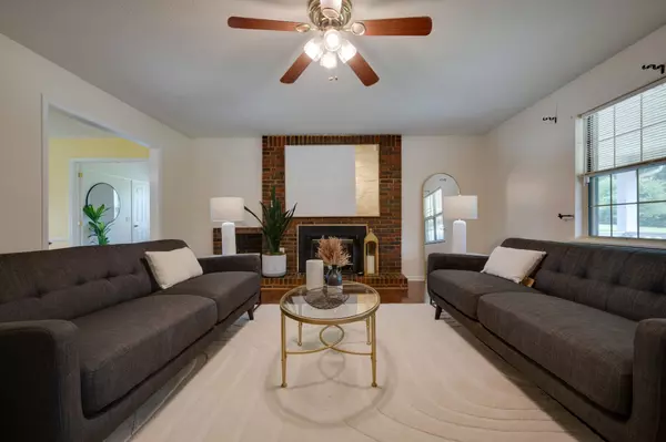 White Bluff, TN 37187,1631 Taylor Town Road