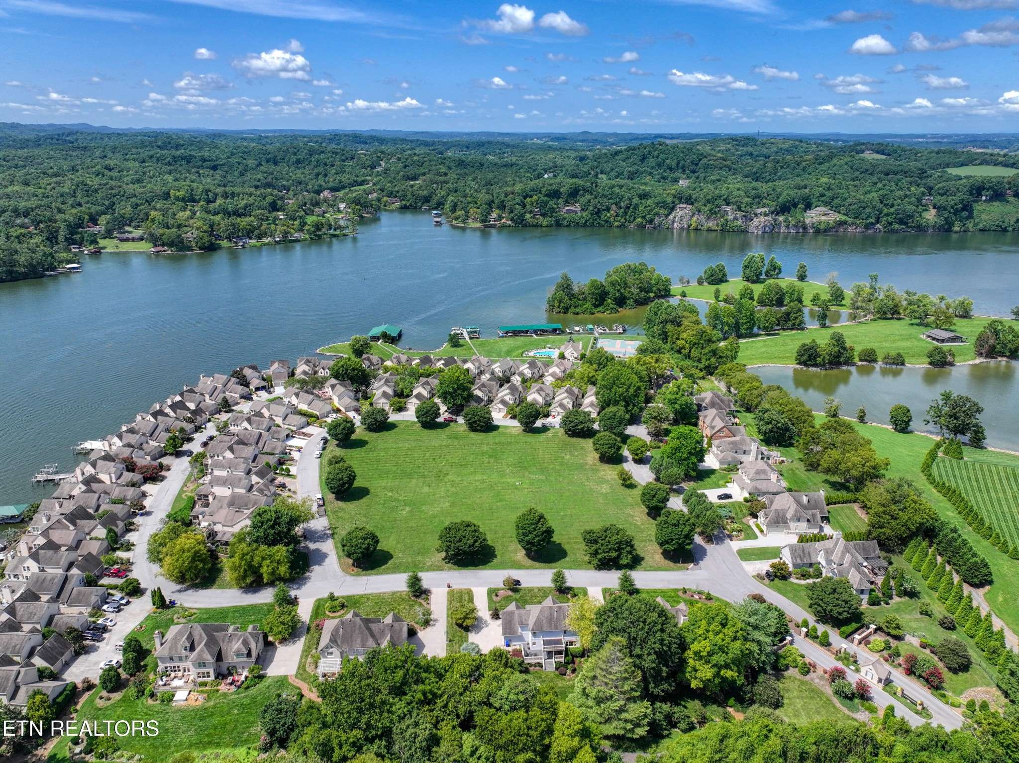 Knoxville, TN 37922,3417 Commodore Point