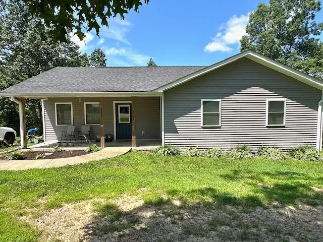 2082 Airport Ridge Rd, Linden, TN 37096