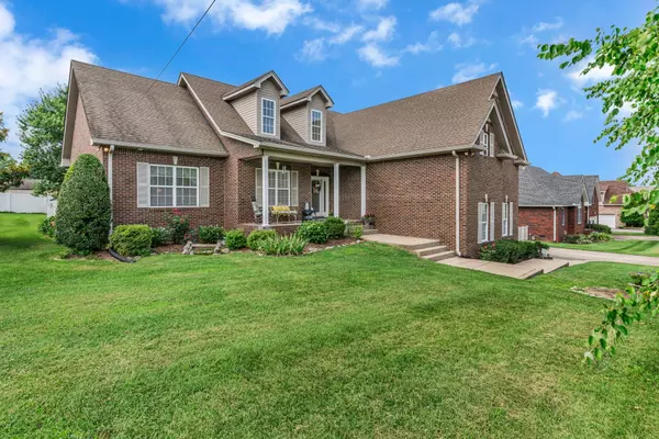 Greenbrier, TN 37073,1008 Graceland Way
