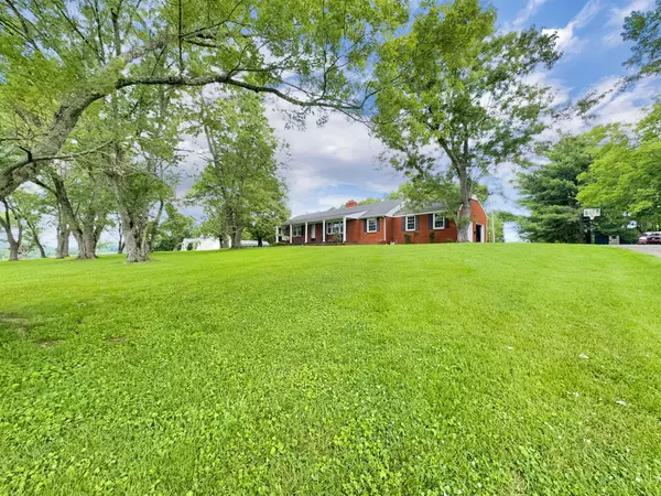 Hartsville, TN 37074,3945 Highway 25 #W