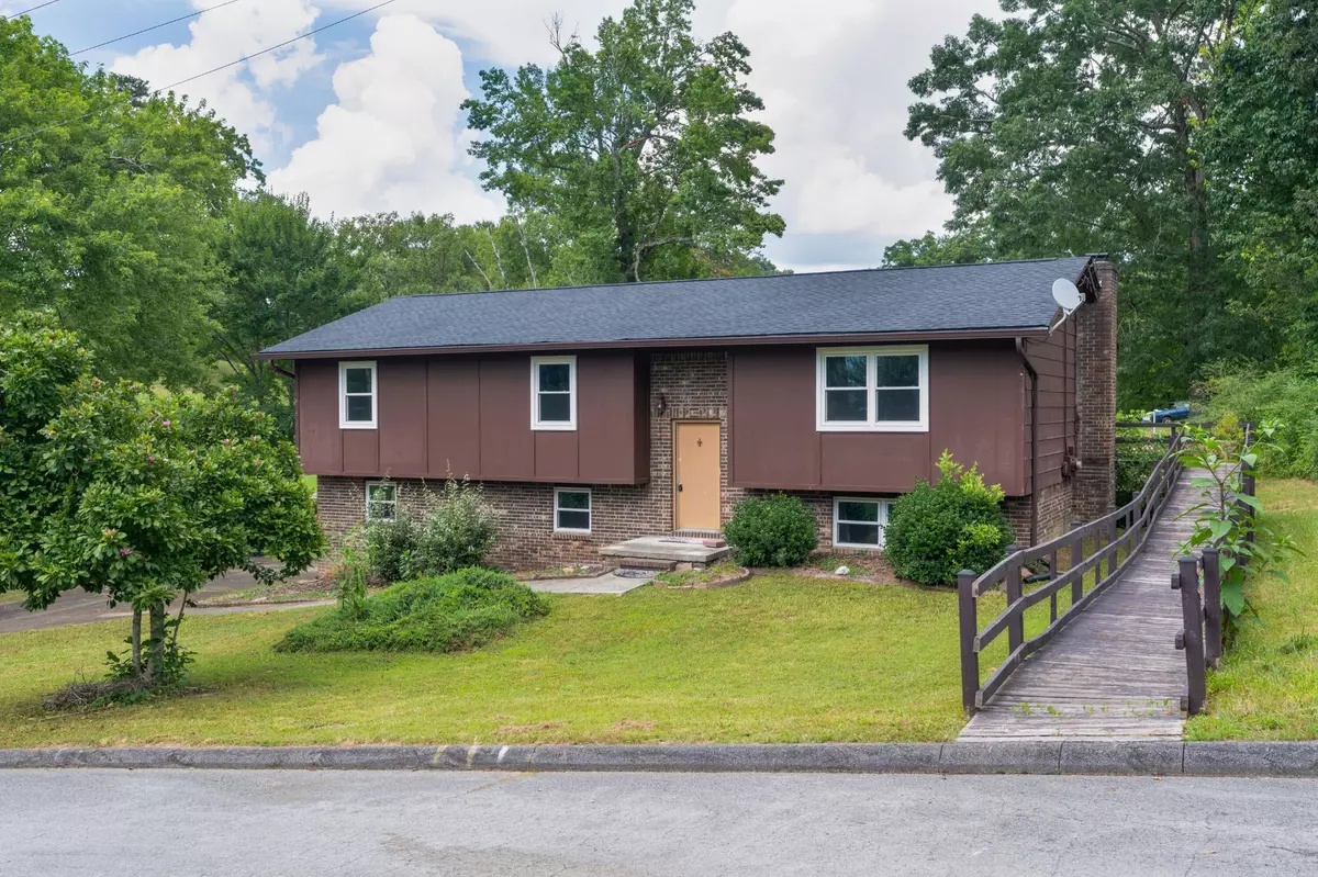 Hixson, TN 37343,8212 Thornwood Drive