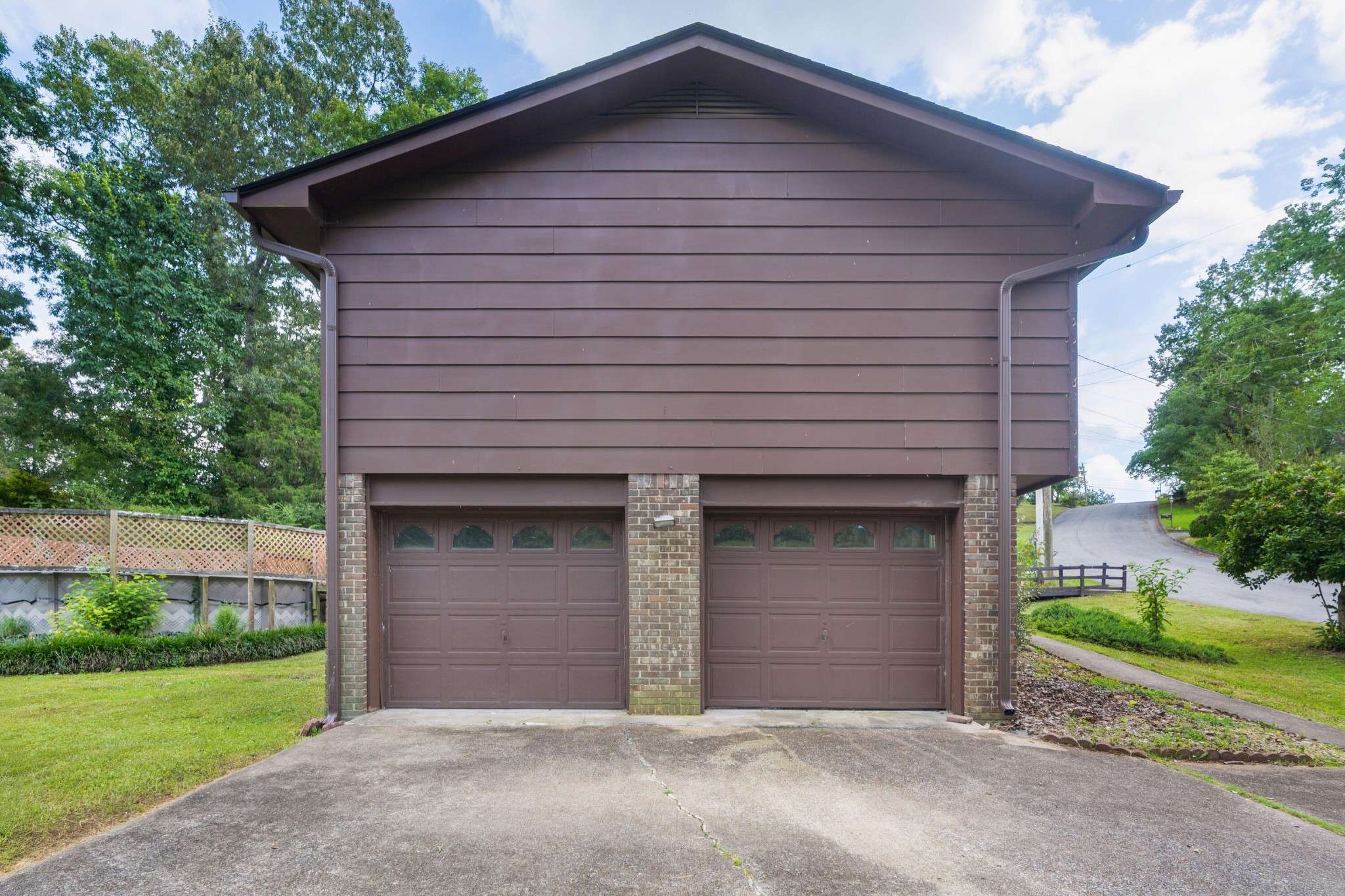 Hixson, TN 37343,8212 Thornwood Drive