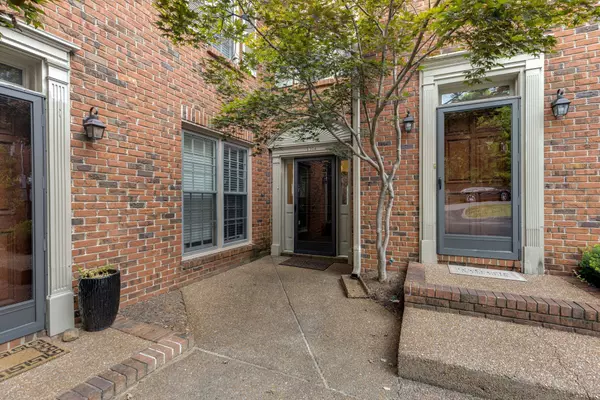 Nashville, TN 37212,2304 18th Ave #S