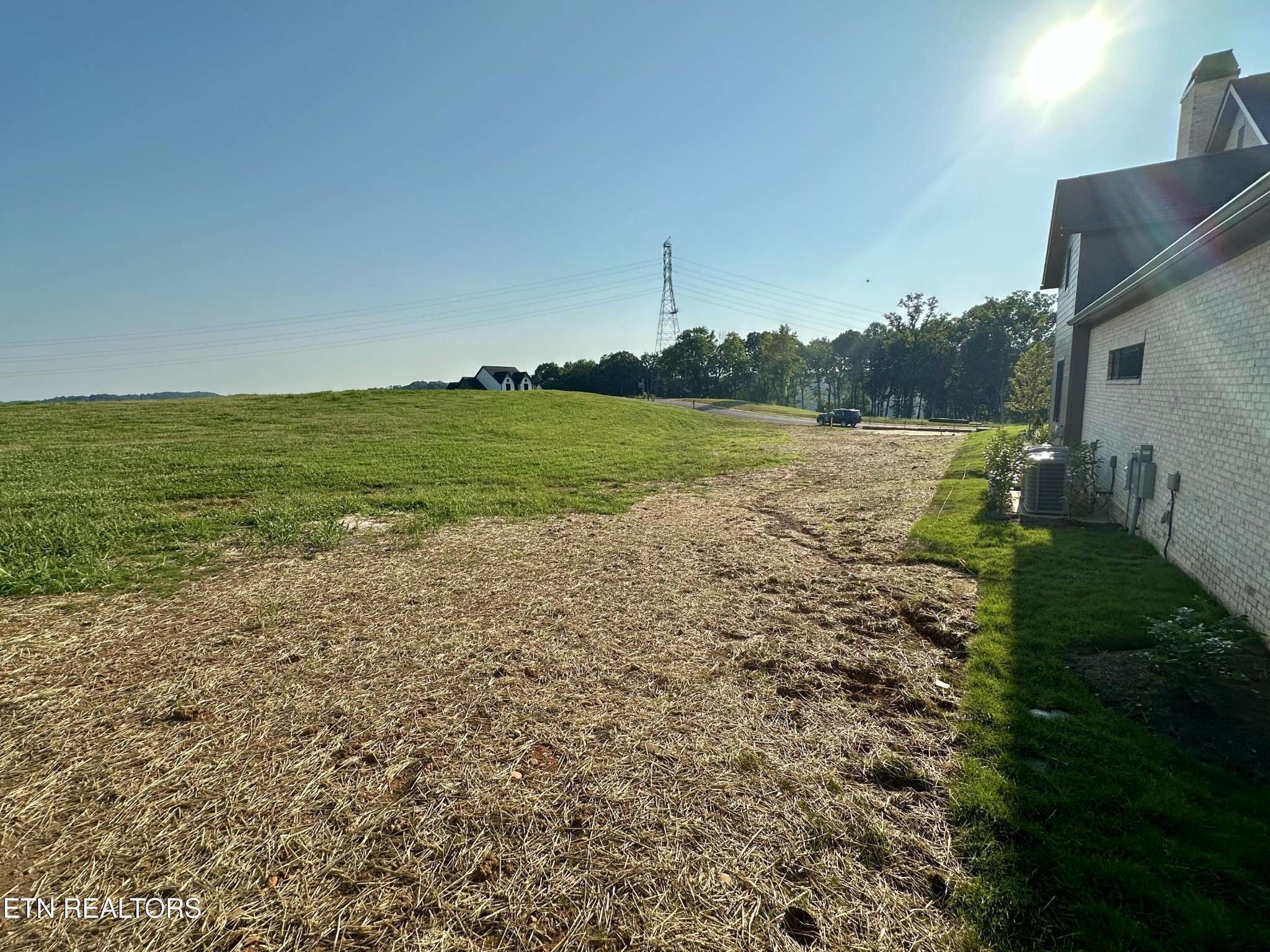 Loudon, TN 37774,551 Firefly Drive