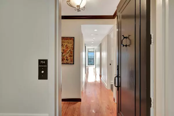 Nashville, TN 37205,3901 West End Ave #704