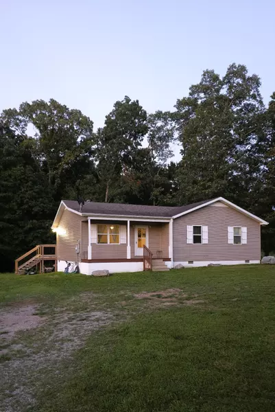 145 Michelle Ln, Winchester, TN 37398