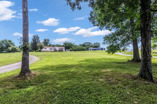 Castalian Springs, TN 37031,369 Canoe Branch Rd