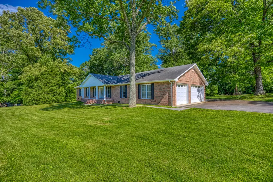 1122 Fairfield Rd, Westmoreland, TN 37186