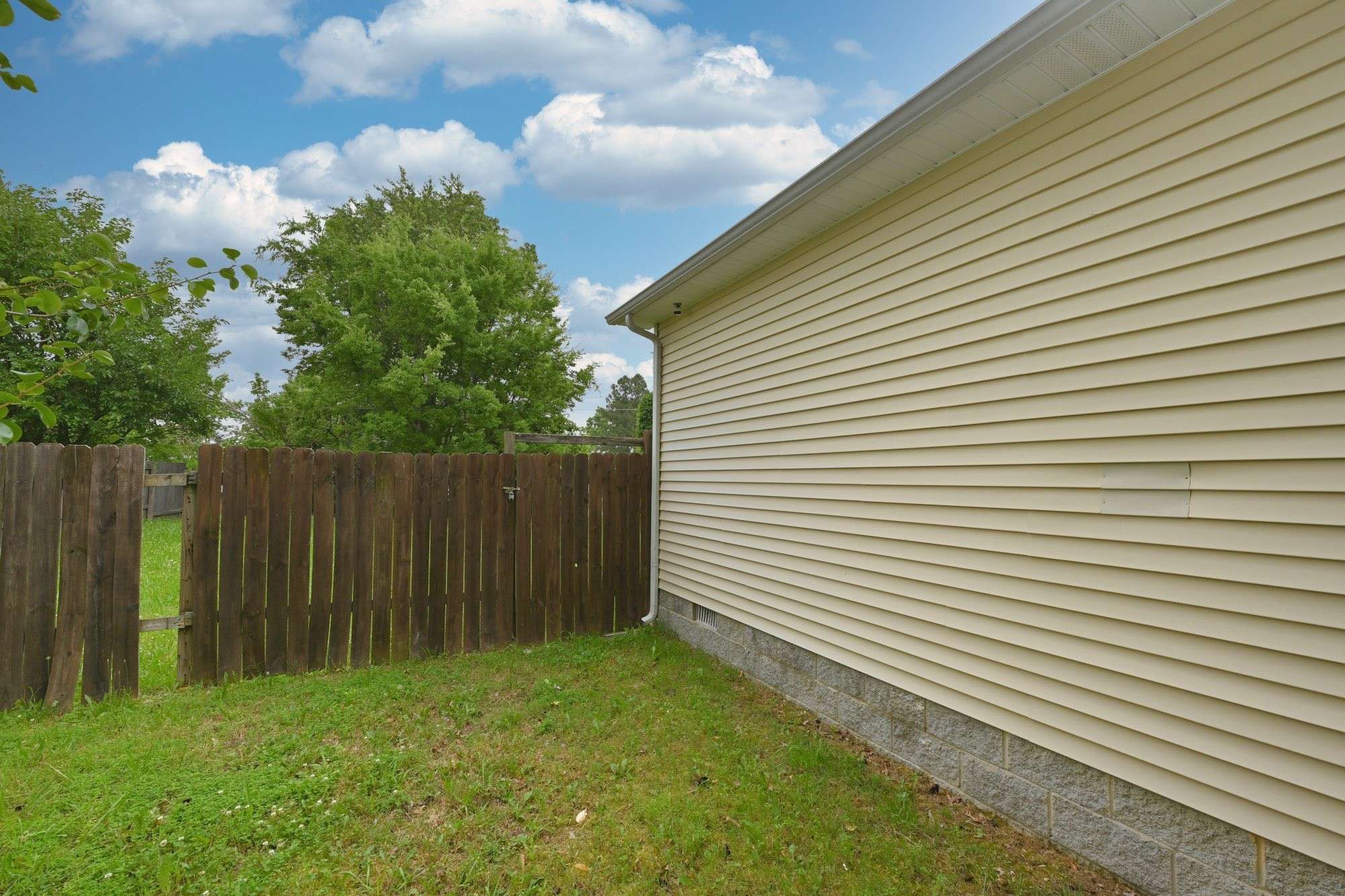 Springfield, TN 37172,303 15th Ave #W