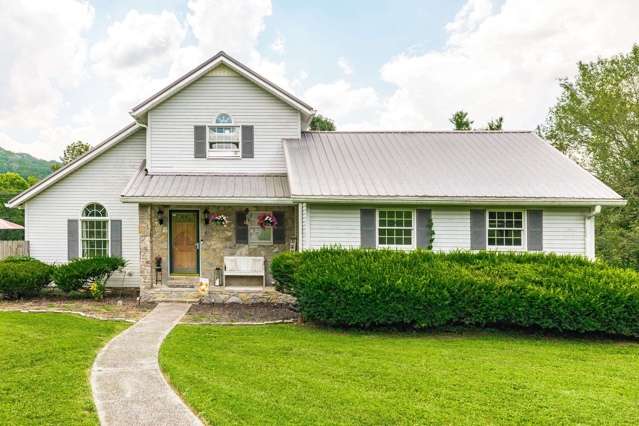 3554 Hwy 31E, Bethpage, TN 37022