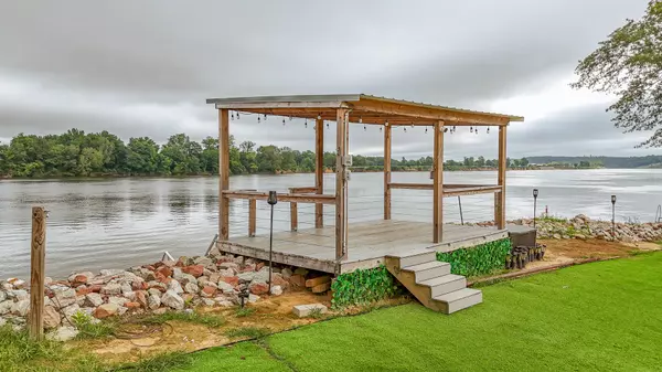 Savannah, TN 38372,715 Prairie Land Drive