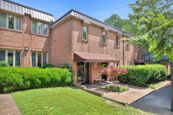 Nashville, TN 37215,618 Timber Ln