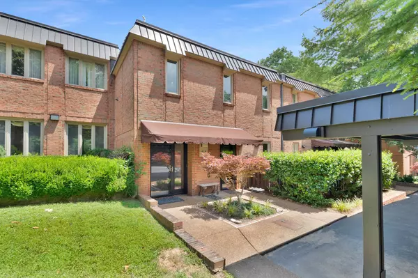 618 Timber Ln, Nashville, TN 37215