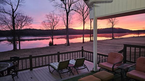 1178 Miracle Rd, Decaturville, TN 38329