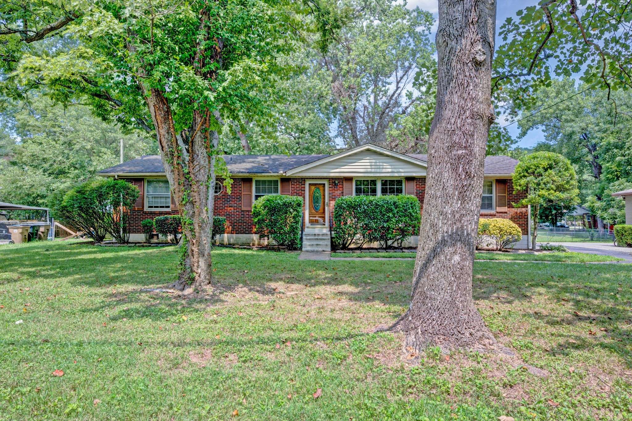 5017 W Durrett Dr, Nashville, TN 37211