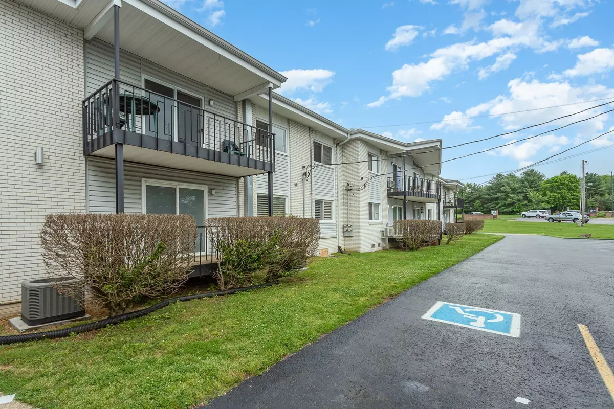 Franklin, TN 37064,613 Hillsboro Rd #A18
