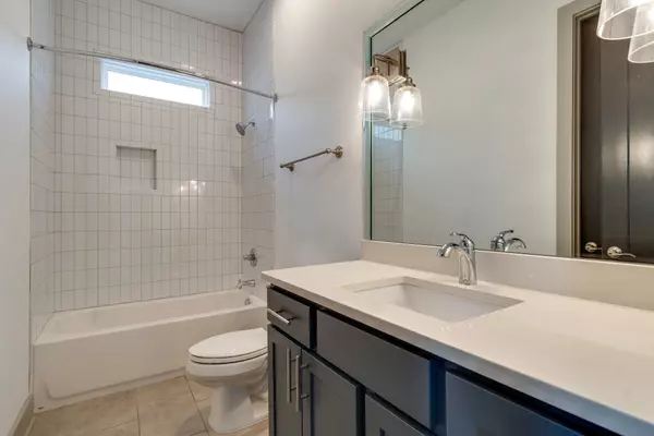 Nashville, TN 37210,336 Vivelle Ave