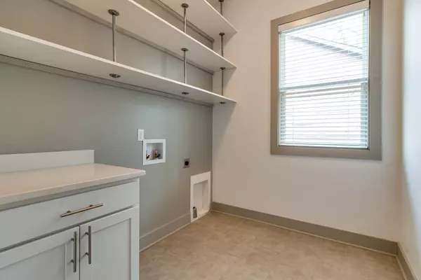 Nashville, TN 37210,336 Vivelle Ave