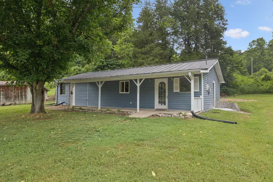 3337 Hartsville Rd, Lafayette, TN 37083