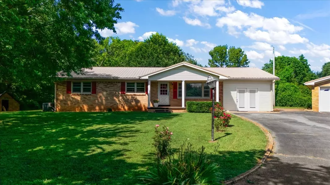 318 David St, Lawrenceburg, TN 38464