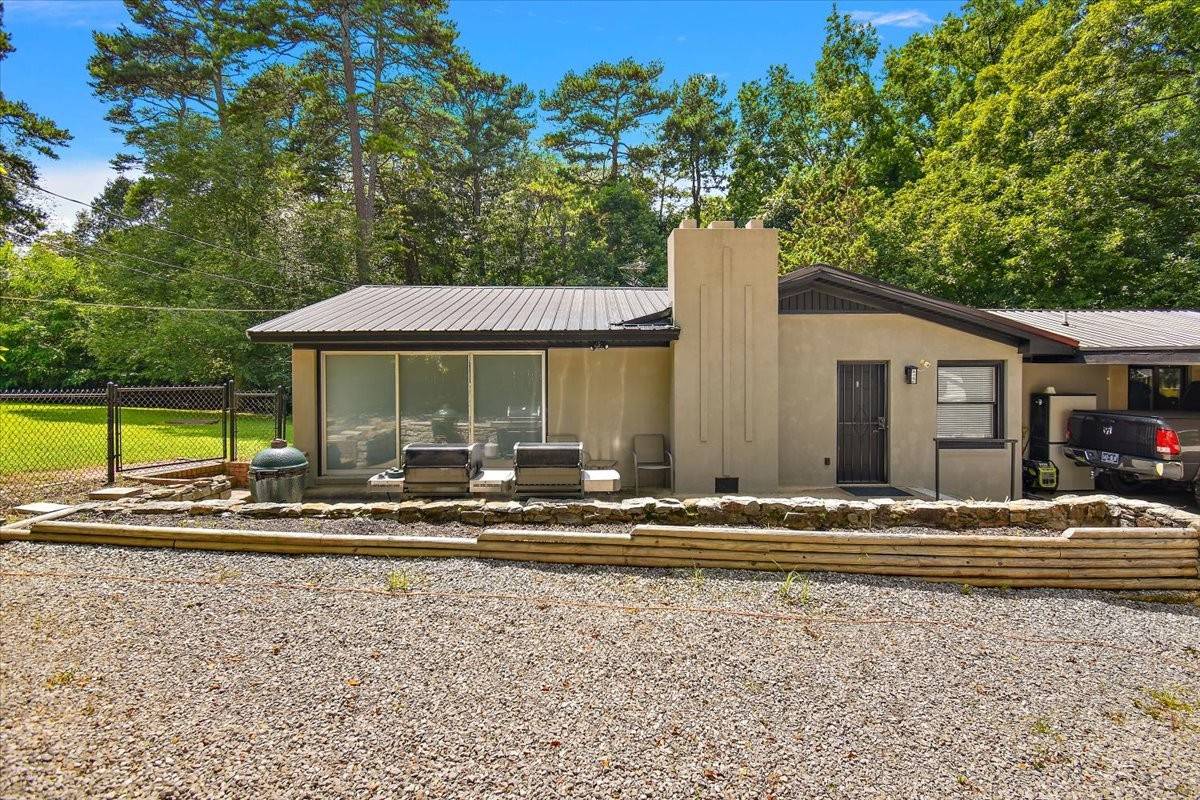 Leoma, TN 38468,19 Horseshoe Bend Rd