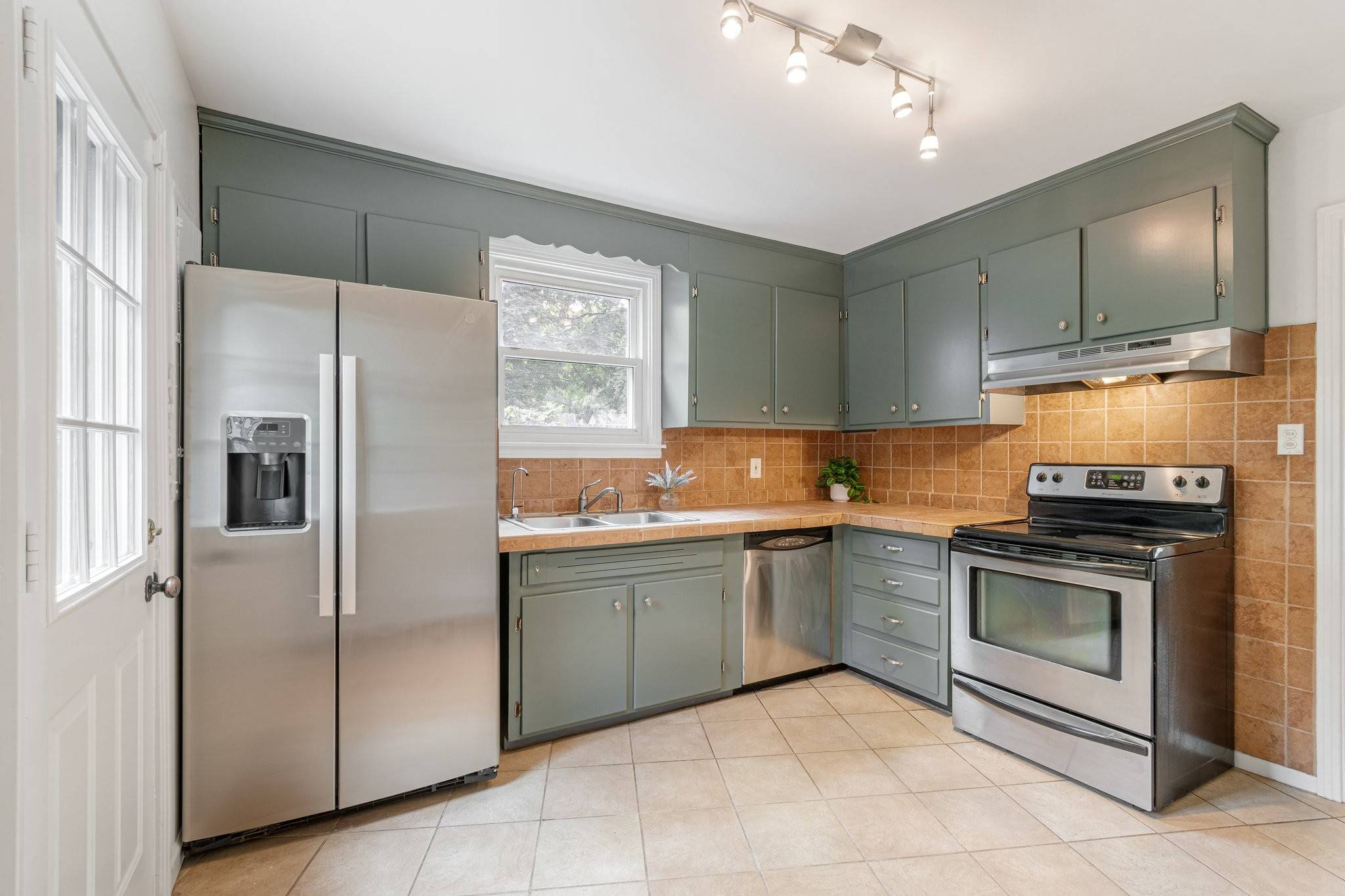 Nashville, TN 37209,5518 Meadowcrest Ln
