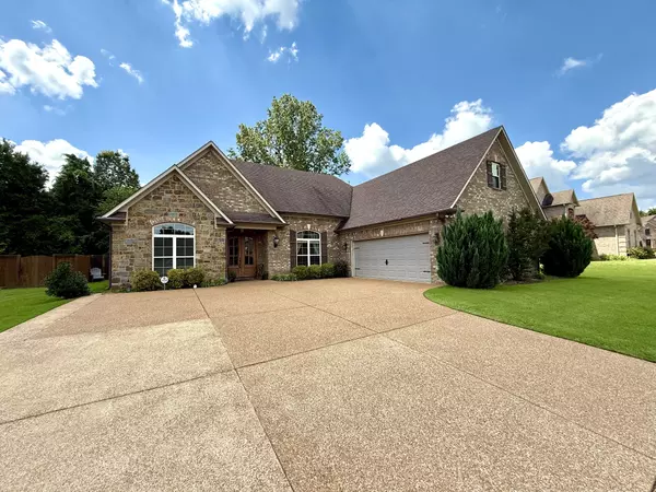 Jackson, TN 38305,105 Flagstone Dr