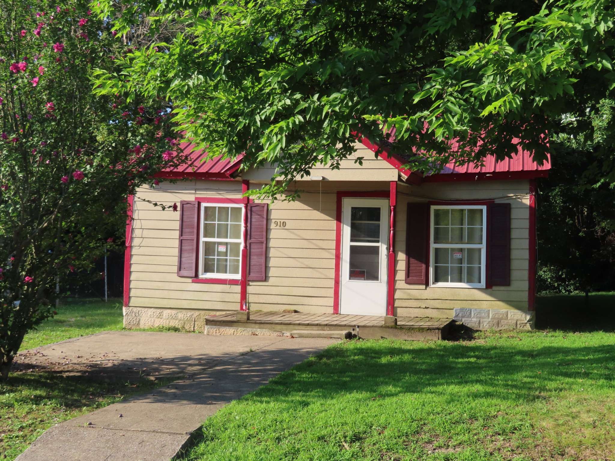 Springfield, TN 37172,910 17th Ave #E