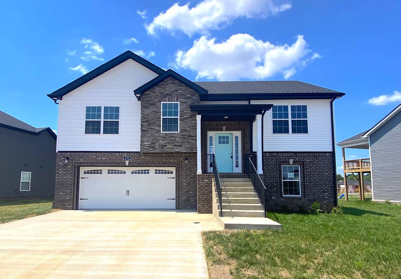 306 Dugger Dr, Clarksville, TN 37042