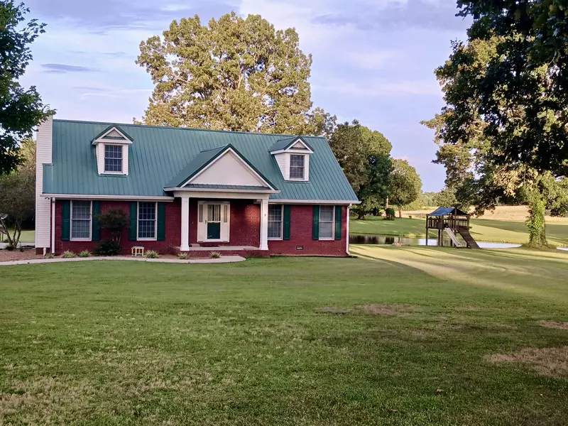 687 N Davidson Rd, Bon Aqua, TN 37025