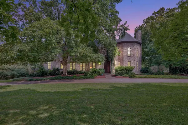 Nashville, TN 37205,1108 Belle Meade Blvd