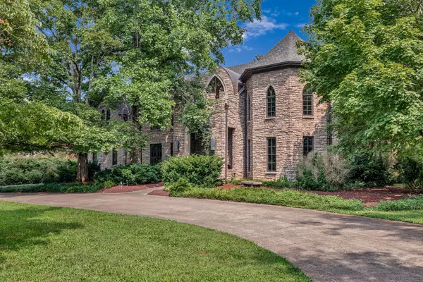 Nashville, TN 37205,1108 Belle Meade Blvd