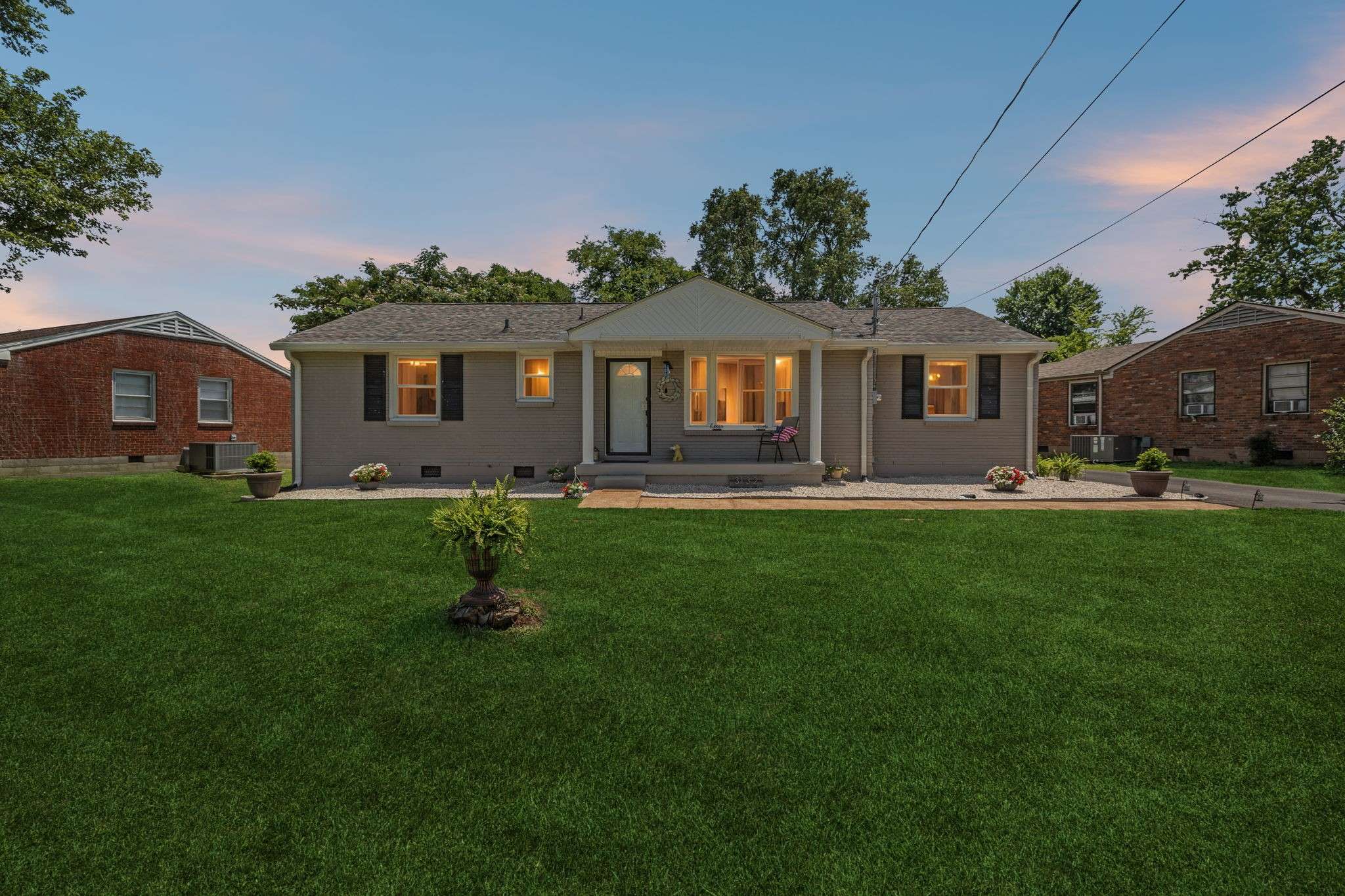 3132 Stafford Dr, Nashville, TN 37214