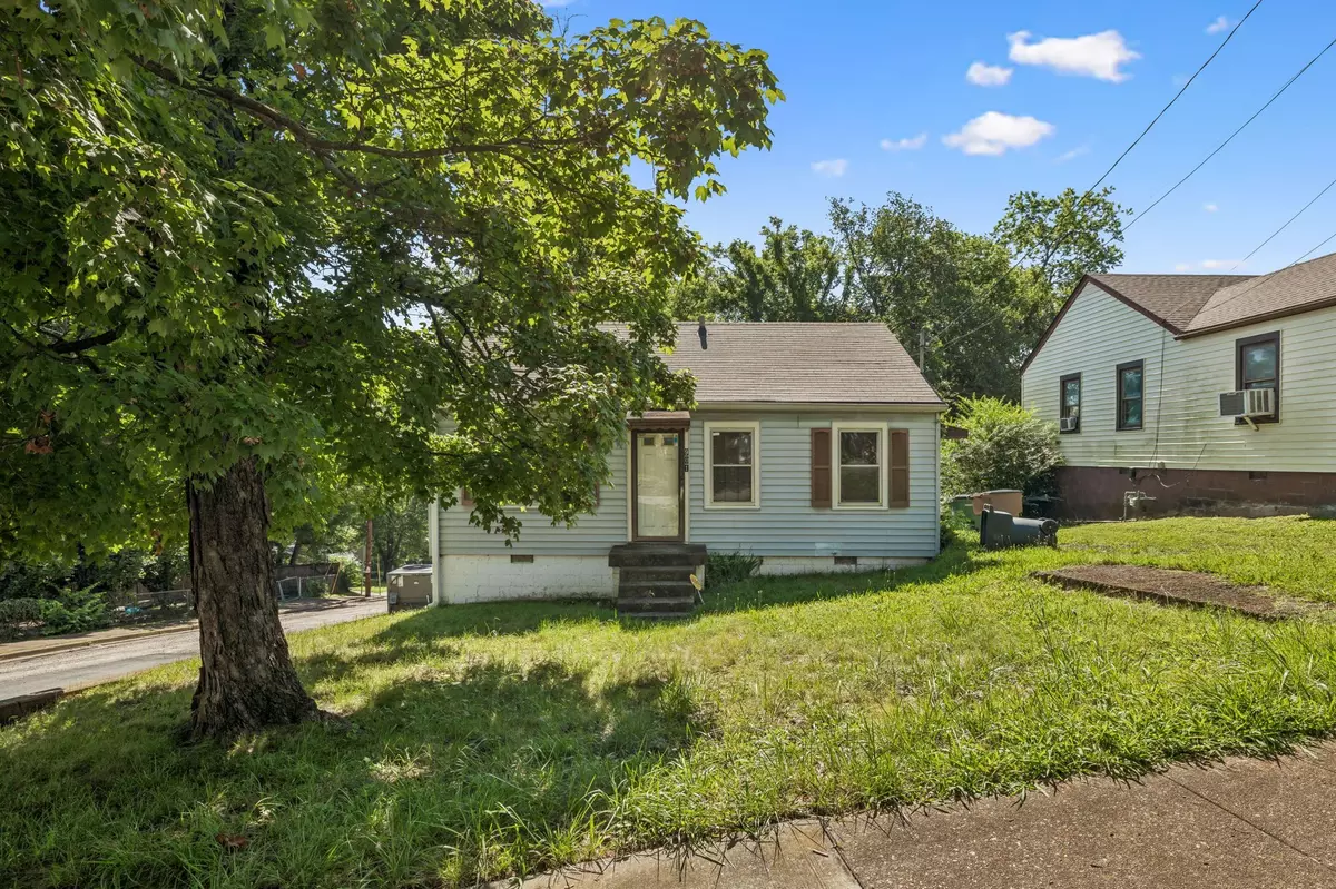 Nashville, TN 37206,901 S 13th St