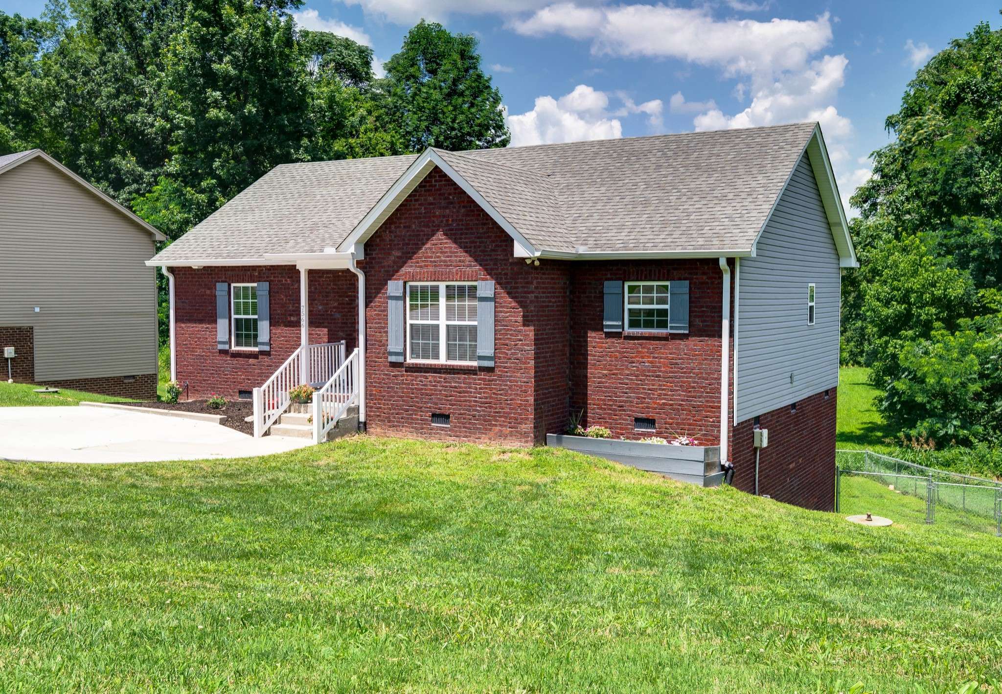 7566 S Swift Rd, Goodlettsville, TN 37072