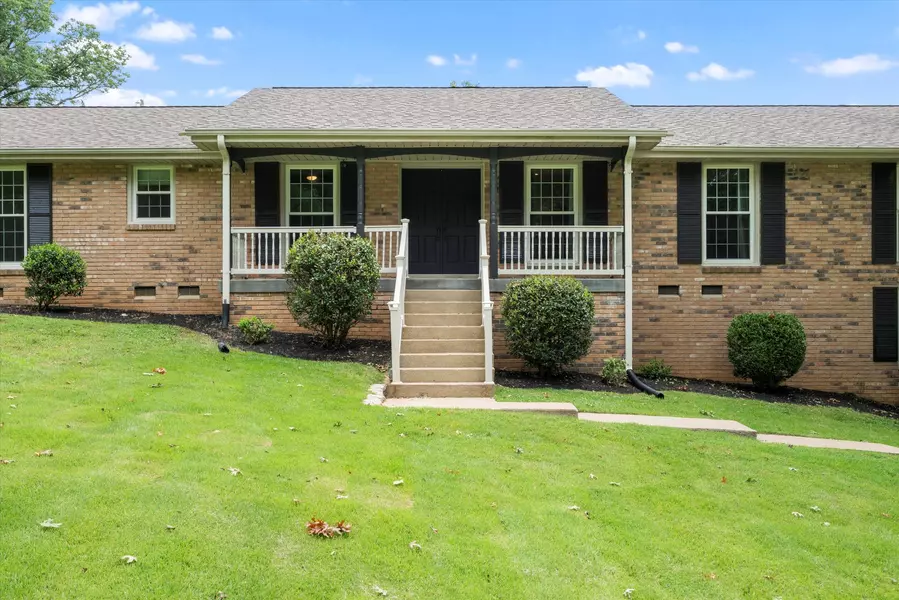 105 Cherry Hill Dr, Hendersonville, TN 37075