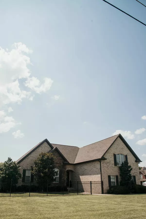 Greenbrier, TN 37073,204 Allen Dr