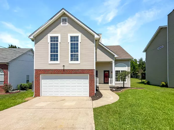 138 Waters Edge Ln, Hendersonville, TN 37075