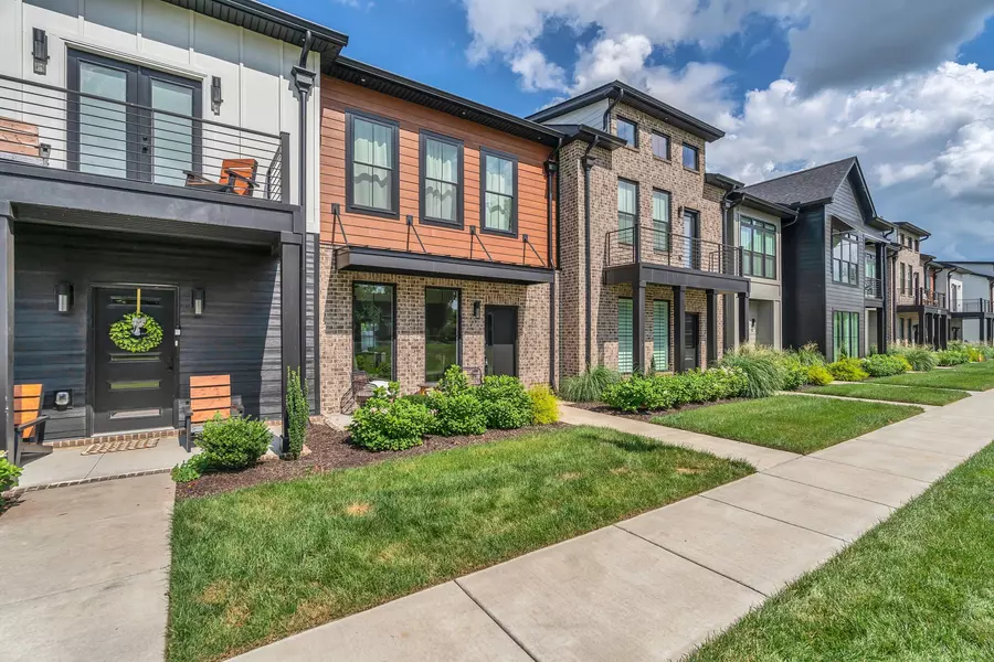 1420 Rebecca Johns Dr, Murfreesboro, TN 37128