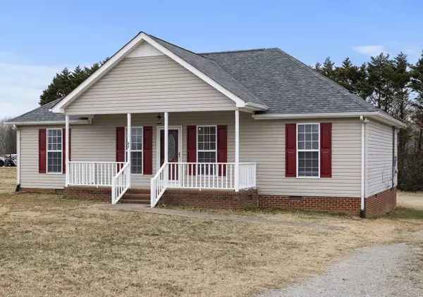 97 McAlister Rd, Fayetteville, TN 37334