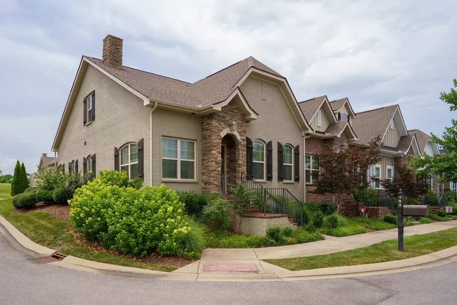 405 Carriage House Ln, Hendersonville, TN 37075