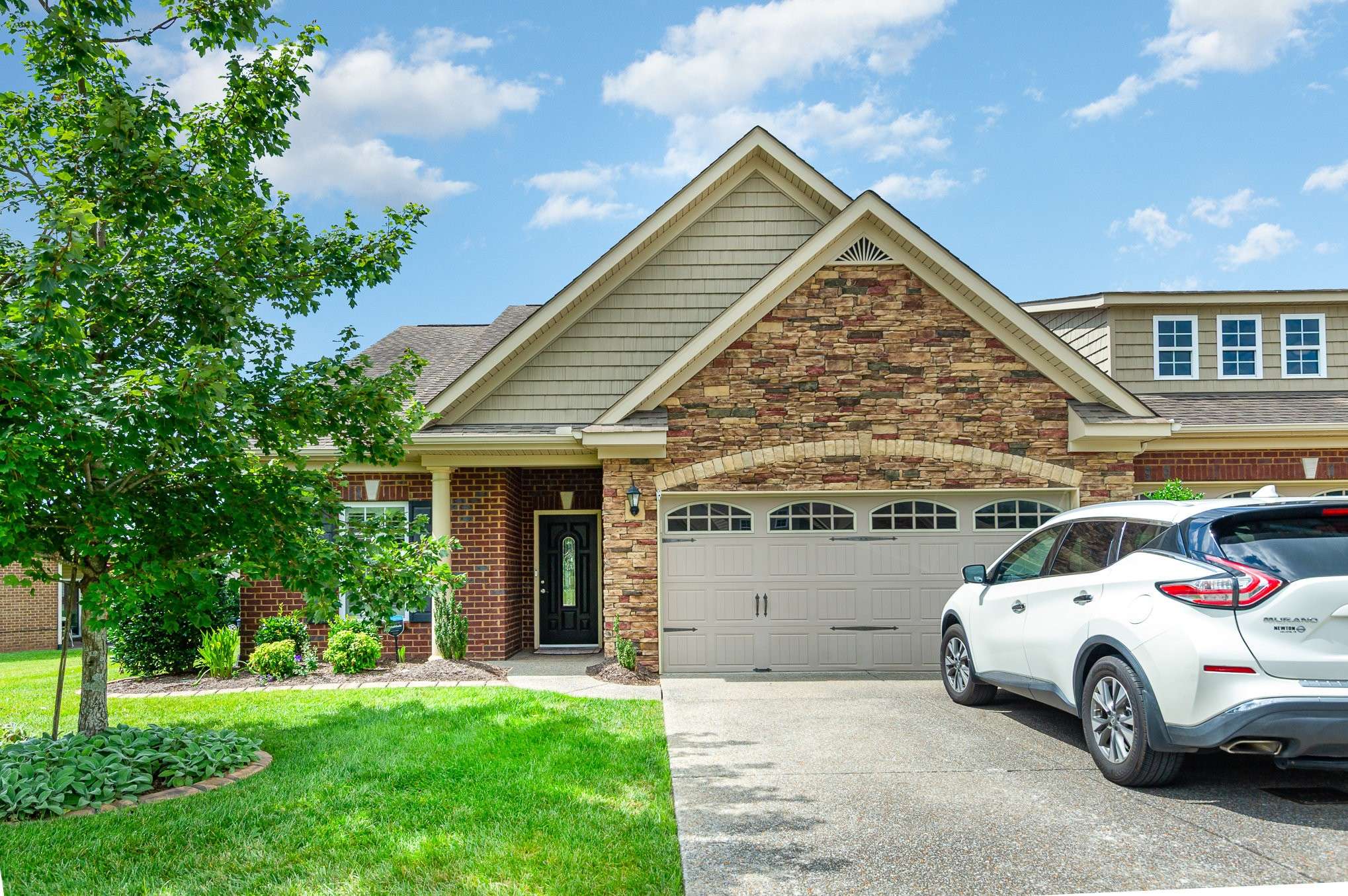 445 Stonegate Dr, Lebanon, TN 37090