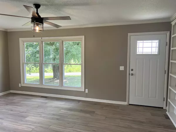 Red Boiling Springs, TN 37150,208 Skyline Dr