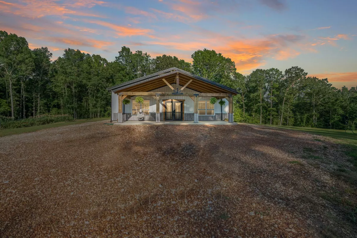 Big Sandy, TN 38221,1779 Mount Zion Rd