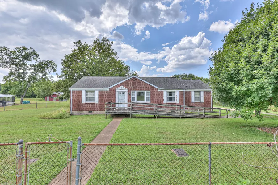 3005 Hillhurst Dr, Nashville, TN 37207