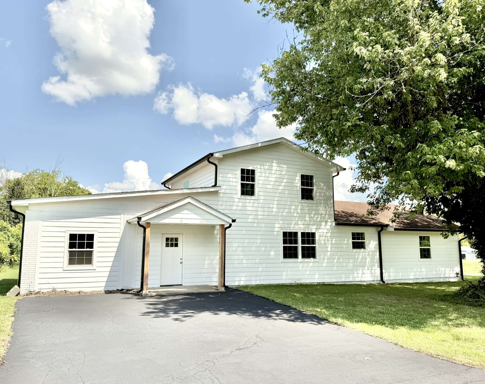 1420 Hardison Rd, Columbia, TN 38401